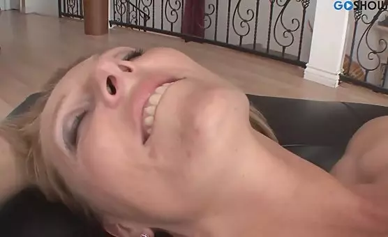 MILFs Luscious Lesbian Liaison